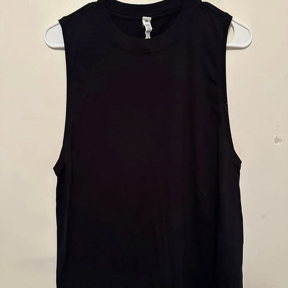 Lululemon Black Sleeveless Muscle Tank Top Women's Size 4 Pima Cotton Stretch